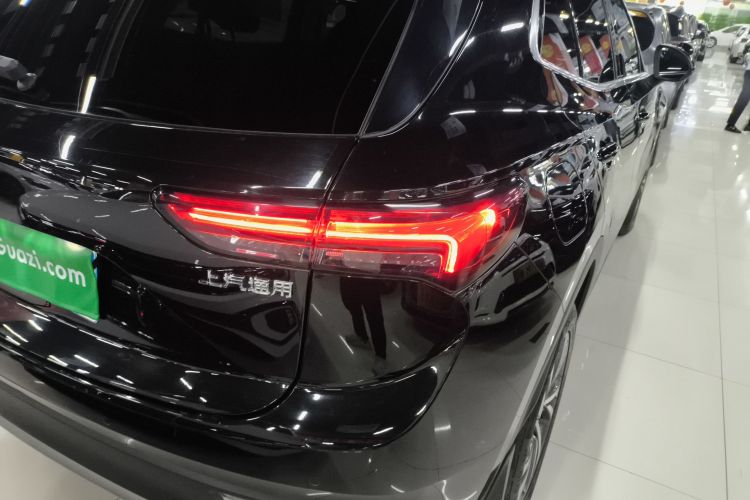 别克 2022款 昂科威S 652T 两驱豪华型车身外观9