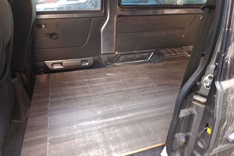 金杯 金海狮 2021款 1.5L 客车工程狮 6座中控内饰21