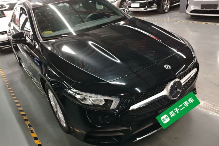 奔驰A级 2019款 改款 A 200 L 运动轿车车身外观3