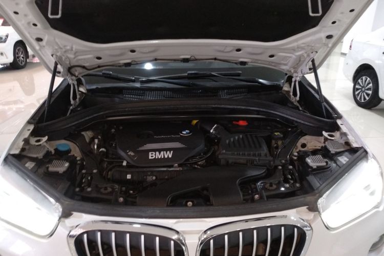 宝马X1 2018款 sDrive20Li 领先型机舱底盘24