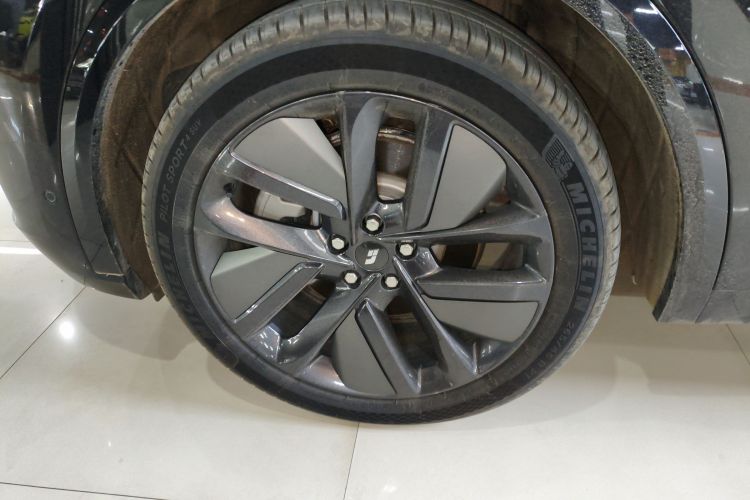 理想汽车 理想L8 2024款 Max车身外观6007