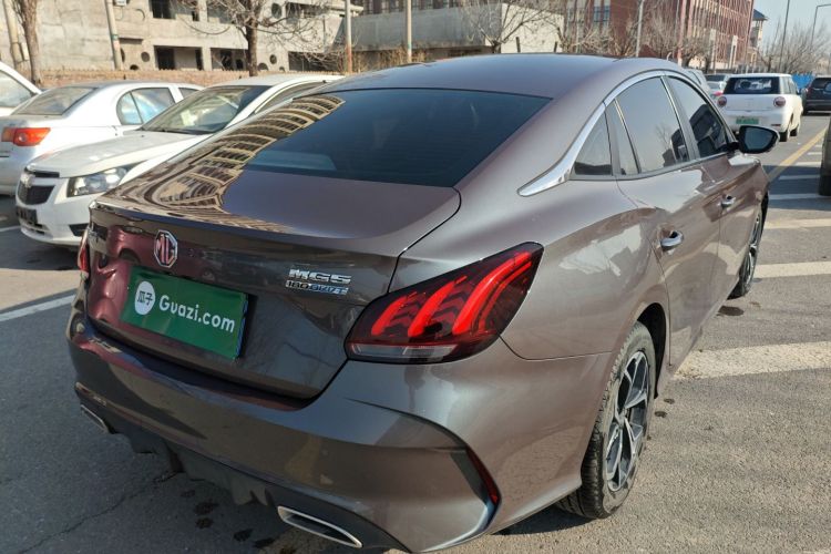 名爵 MG5 2021款 180DVVT CVT青春豪华版车身外观7