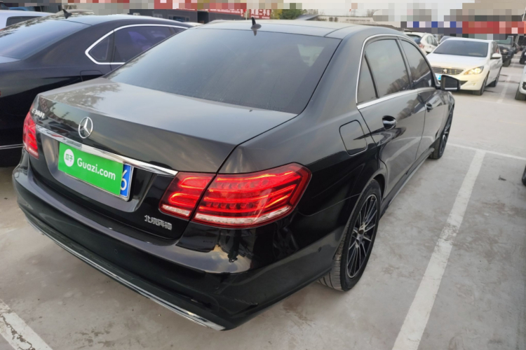 奔驰E级 2014款 改款 E 300 L 运动型车身外观7