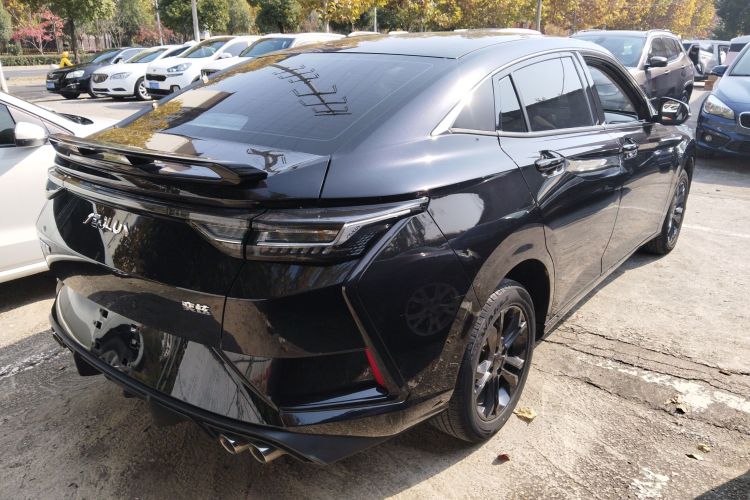 东风风神 奕炫 2023款 1.5L 自动荣耀版车身外观7