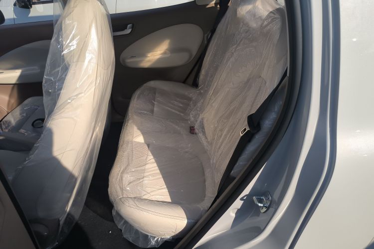 五菱汽车 宏光MINIEV 2025款 四门版 进阶款中控内饰7004