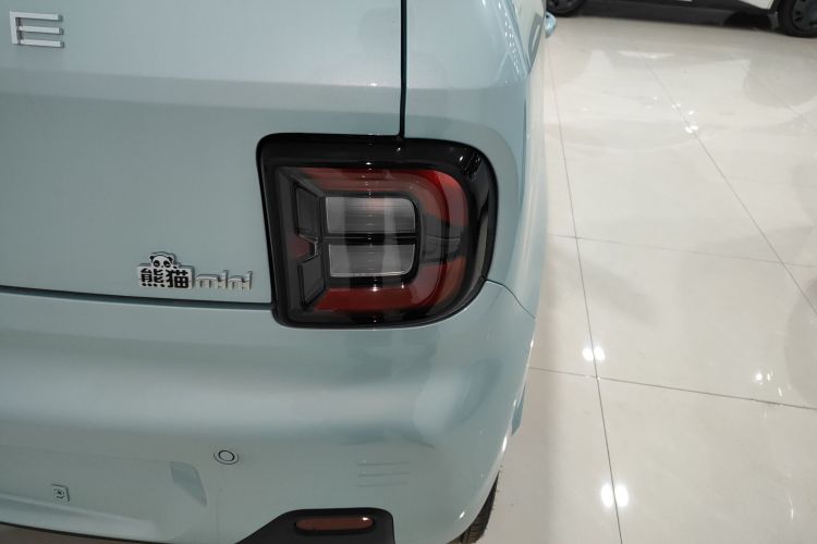 吉利银河 2024款 熊猫mini 200km 耐力熊车身外观9