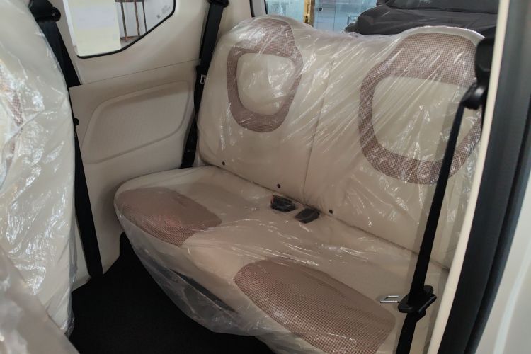 五菱汽车 宏光MINIEV 2024款 第三代 215km 青春版中控内饰21