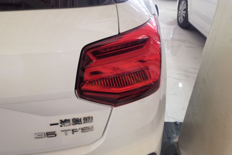 奥迪Q2L 2022款 35 TFSI 进取动感型车身外观9