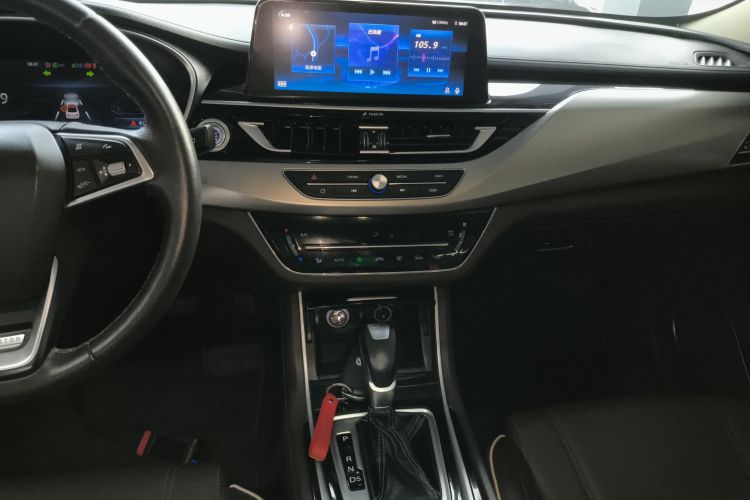 长安 睿骋CC 2018款 1.5T 自动智雅型 国V中控内饰16