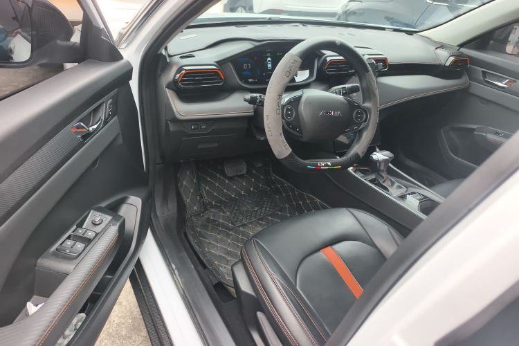 东风风神 奕炫 2024款 1.5L 自动劲速版中控内饰20