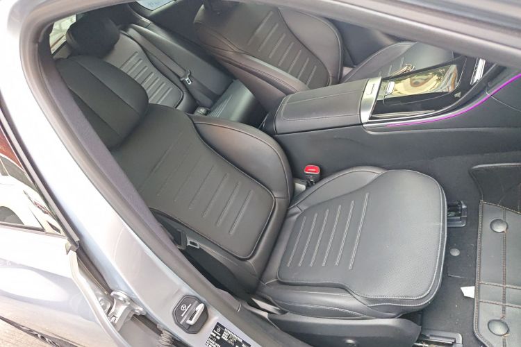 奔驰C级 2023款 C 260 L 运动版局部细节41