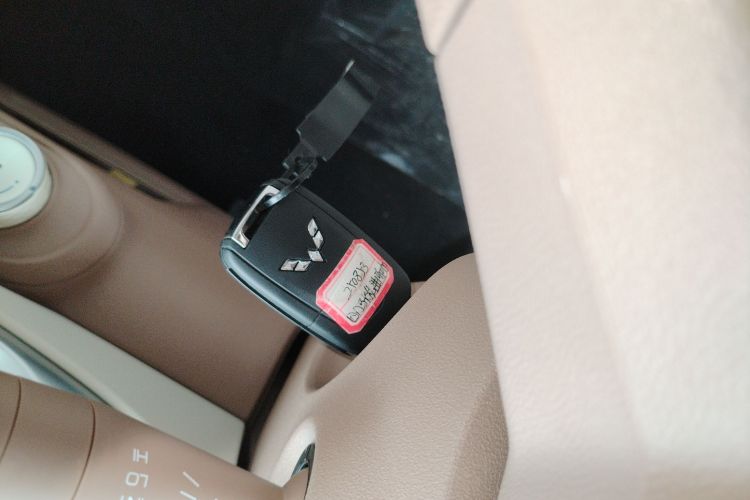 五菱汽车 宏光MINIEV 2025款 四门版 臻享款中控内饰11