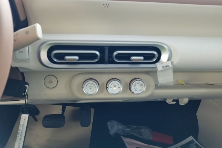 五菱汽车 宏光MINIEV 2024款 第三代 215km 青春版中控内饰16