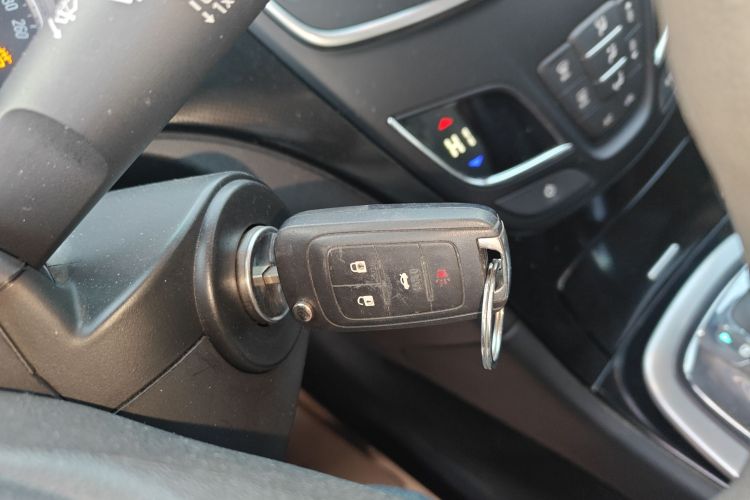 别克 君威 2015款 1.6T 领先技术型中控内饰11