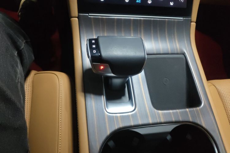 理想汽车 理想ONE 2021款 增程6座版中控内饰18