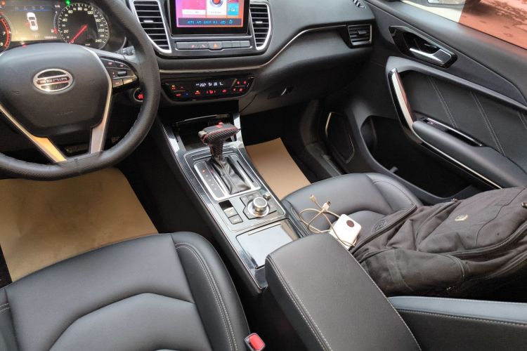 一汽 森雅R9 2018款 1.2T 自动豪华智尚型中控内饰18