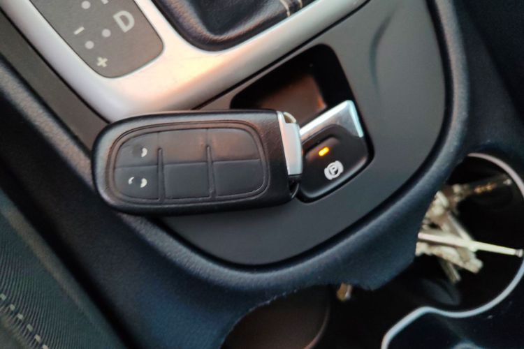 Jeep 自由光 2016款 2.4L 领先版中控内饰11