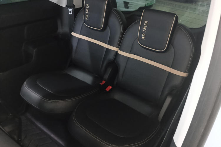 宝骏KiWi EV 2021款 艺术家 三元锂中控内饰21