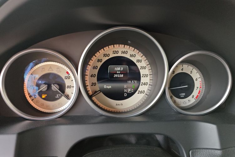 奔驰E级(进口) 2016款 E 200 轿跑车 灵动版局部细节14