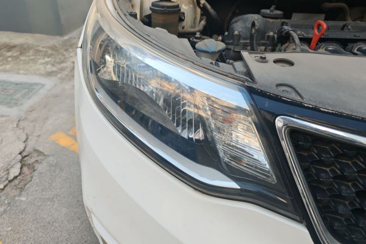 起亚K2 2015款 三厢 1.4L MT GLS车身外观8