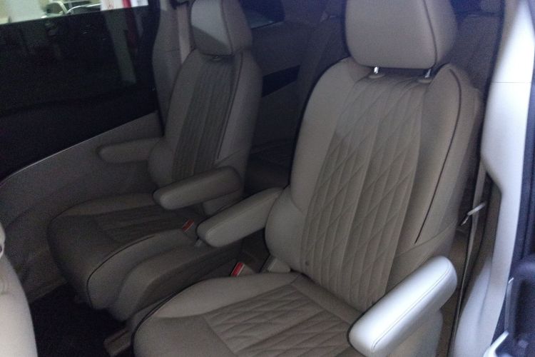 别克GL8 2021款 陆上公务舱 652T 豪华型中控内饰21