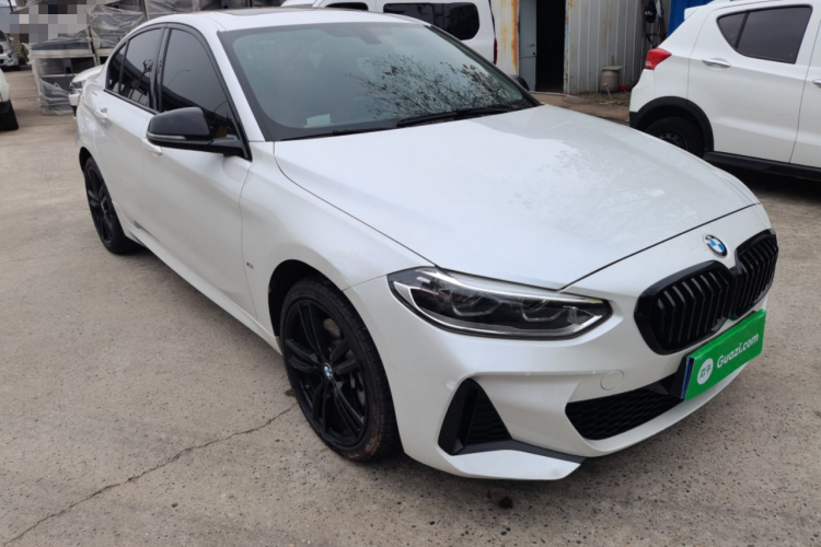 宝马1系 2021款 改款 125i M运动曜夜版车身外观3