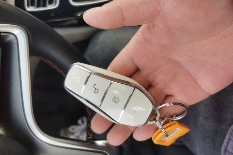 比亚迪 秦PLUS 2021款 EV 600KM 旗舰型中控内饰11