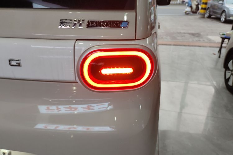 五菱汽车 宏光MINIEV 2024款 第三代 215km 进阶版车身外观9