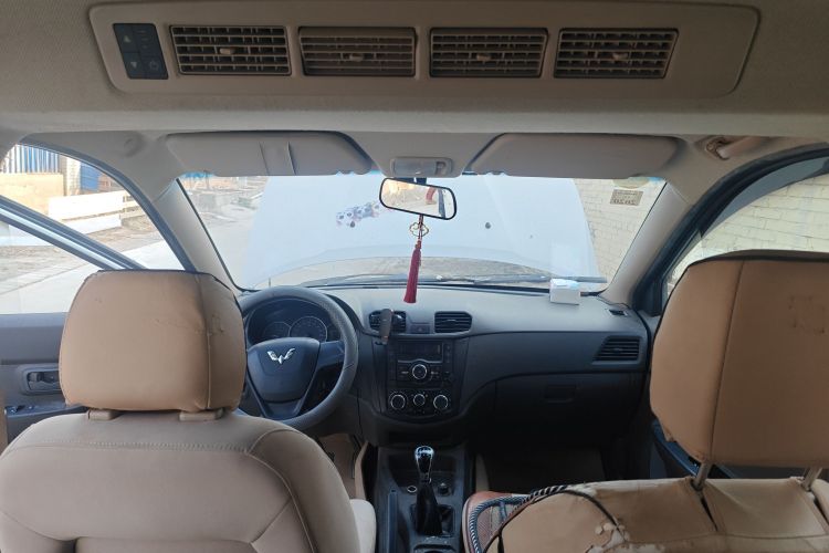 五菱汽车 五菱宏光 2016款 1.5L S舒适型中控内饰22