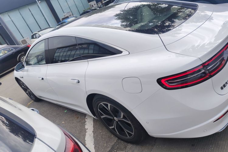 鸿蒙智行 智界S7 2025款 855km Max车身外观4