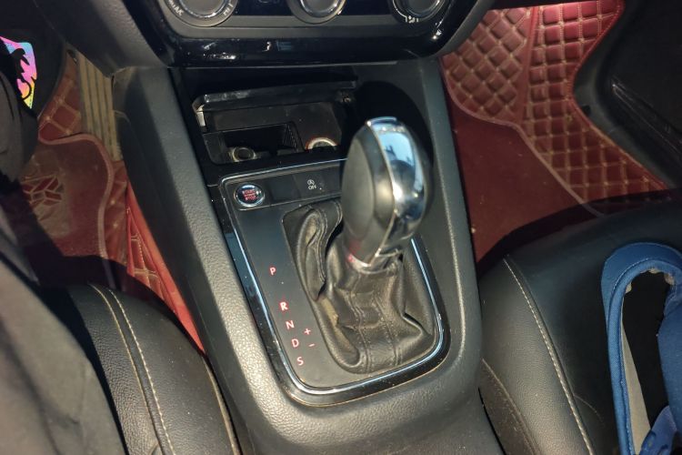 大众 速腾 2018款 280TSI DSG熠动版中控内饰18