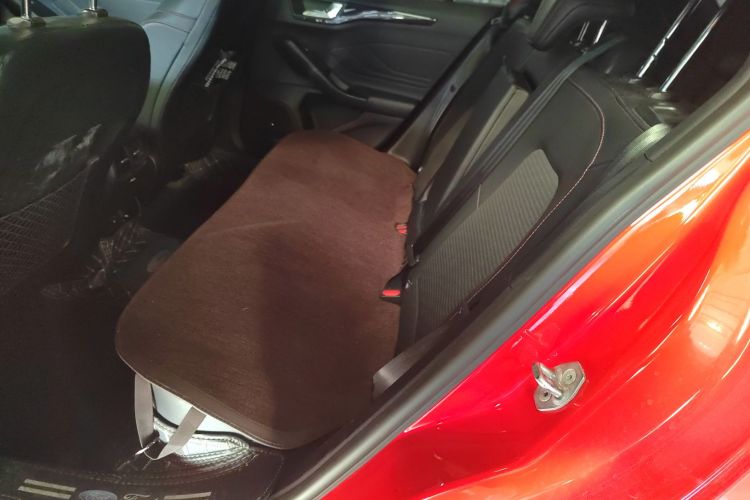 福特 福克斯 2020款 两厢 EcoBoost 180 自动ST Line中控内饰7004