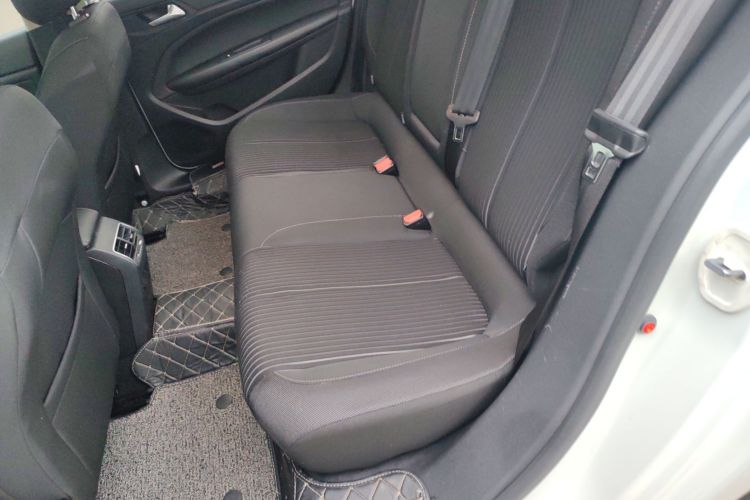 标致408 2014款 1.8L 自动豪华版中控内饰21