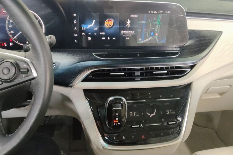别克GL8 2020款 Avenir艾维亚 六座贤礼版中控内饰16