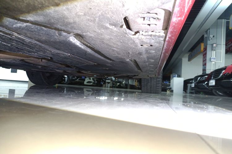 宝马2系(进口) 2019款 225i 敞篷轿跑车 运动设计套装局部细节9002