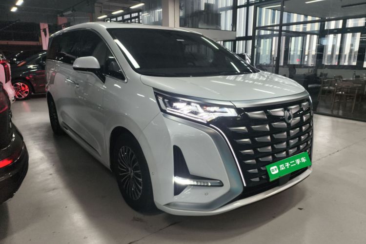 腾势D9 2022款 DM-i 970 四驱旗舰型车身外观3