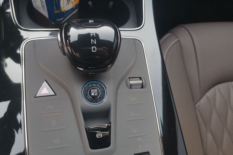 比亚迪 汉 2025款 EV 506KM尊贵型中控内饰18