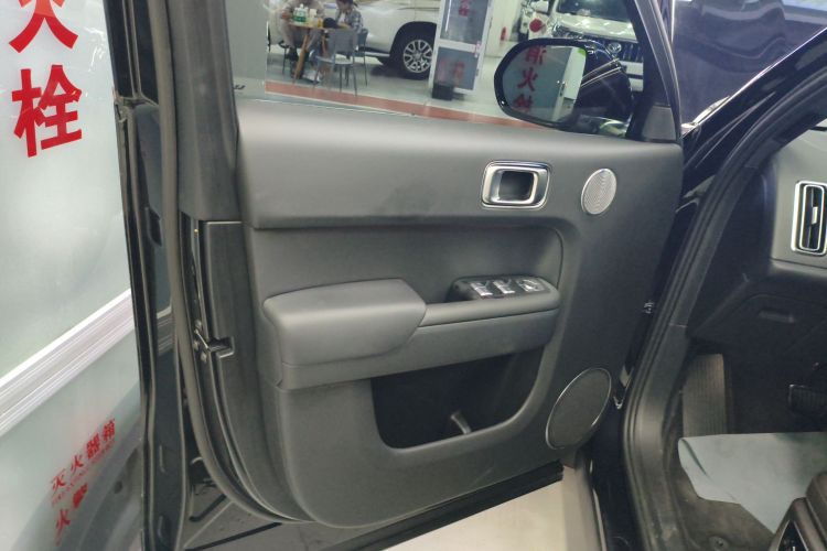 理想汽车 理想L9 2022款 Max中控内饰47