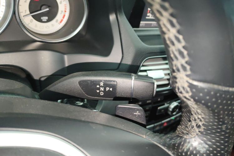 奔驰E级(进口) 2014款 E 200 轿跑版中控内饰18