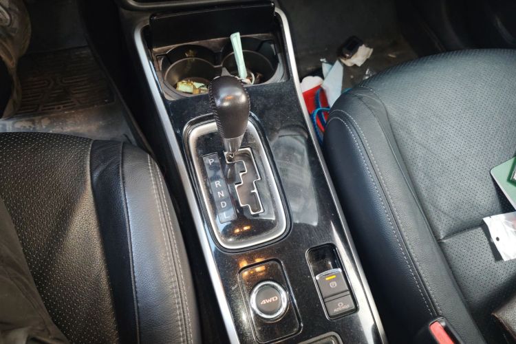 三菱 欧蓝德 2018款 2.4L 四驱精英版 5座中控内饰18