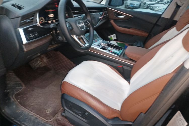 奥迪Q7 2023款 55 TFSI quattro S line运动型中控内饰19