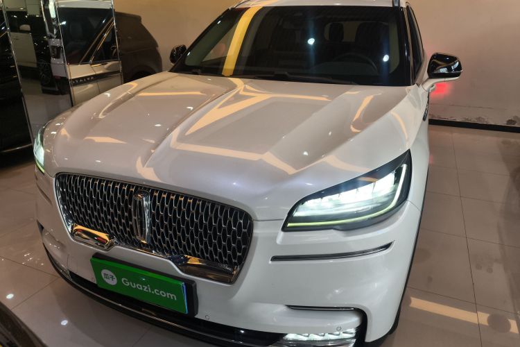 林肯 飞行家 2020款 3.0T V6 四驱尊享版车身外观2