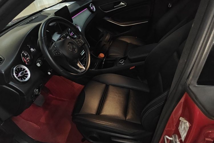 奔驰CLA 2017款 改款 CLA 200 动感型中控内饰19