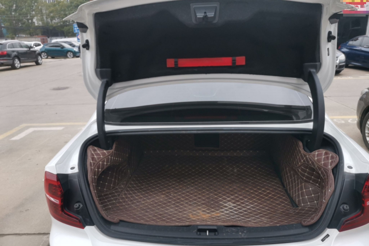 沃尔沃S60 2021款 T4 智逸豪华版机舱底盘23