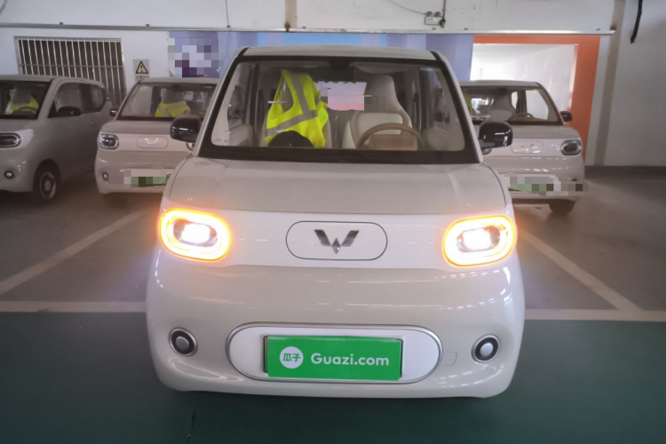 五菱汽车 宏光MINIEV 2024款 第三代 215km 青春版车身外观2