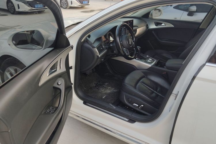 奥迪A6L 2016款 45 TFSI quattro 运动型中控内饰7003