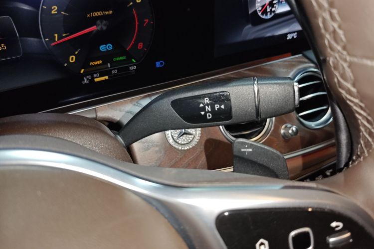 奔驰E级 2020款 E 260 L中控内饰18