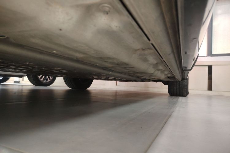 腾势D9 2024款 DM-i 980 四驱尊荣型局部细节9002