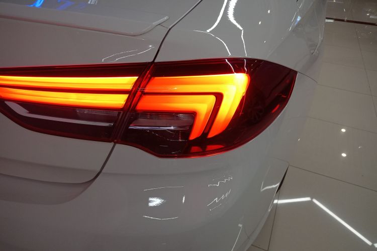 别克 君威 2019款 GS 28T 精英型 国VI车身外观6006