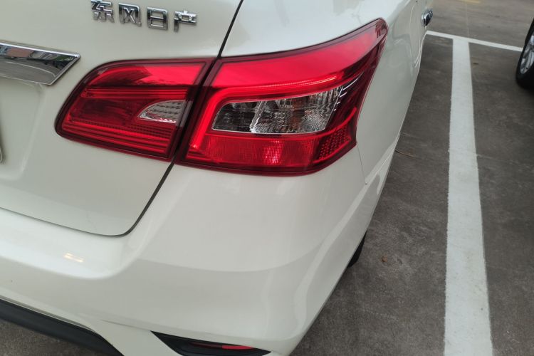 日产 轩逸 2019款 经典 1.6XE CVT舒适版车身外观9